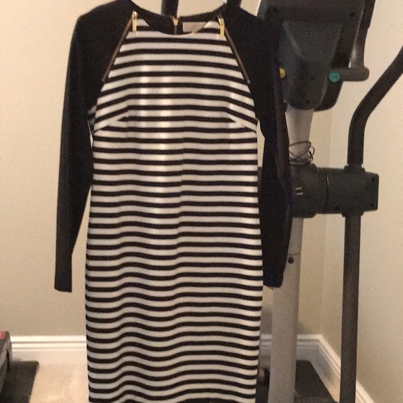 EUC MICHAEL KORS LINED BLACK/WHITE STRIPED LONG SLEEVE DRESS. ZIPPER ACCENTS SZ4 - Picture 1 of 6
